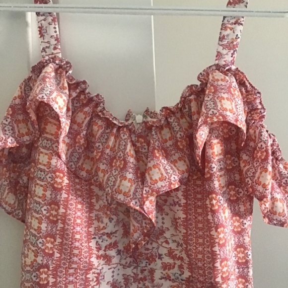 Like New BCBGMAXAZRIA cold shoulder ruffle floral high low maxi dress small - Picture 2 of 3